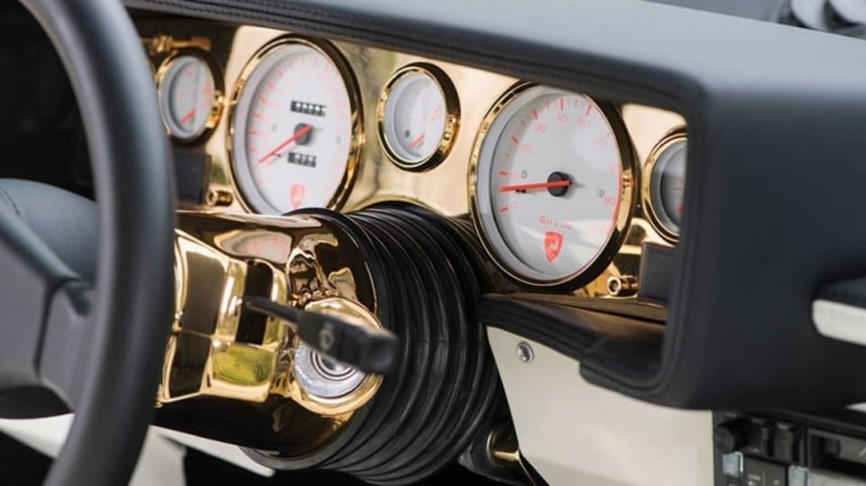 Lamborghini Countach má interiér ze zlata